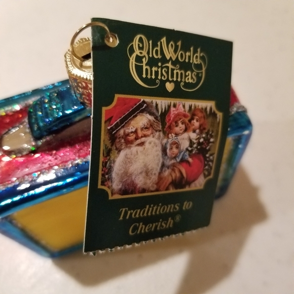 Old World Christmas Lunchbox Ornament - Picture 3 of 5